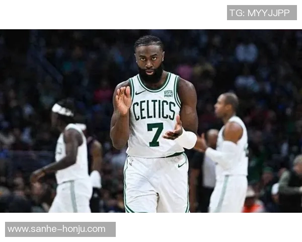 杰伦布朗:从新星到领袖的成长之路与篮球梦想的追寻 杰伦布朗:从新星到领袖的成长之路与篮球梦想的追寻