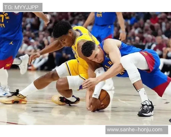 湖人队与掘金队激烈对决开局分析及战术布局探讨