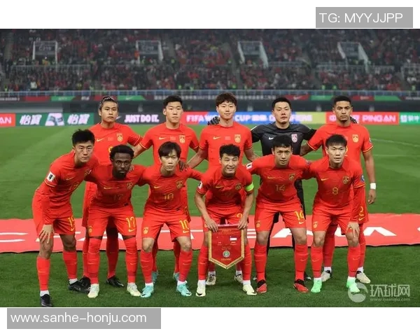 中国与新加坡足球队激战在即谁能在友谊赛中笑到最后