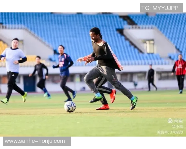 劳托卡与雷瓦的激烈对决揭示足球战术的精彩与魅力