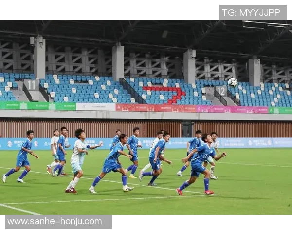 深圳足球队团队协作能力显著提升创新高排名引发广泛关注与期待